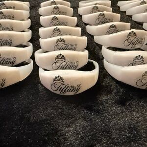 LED personalized “Tiffany Mis XV “ Bracelets (35 pieces)